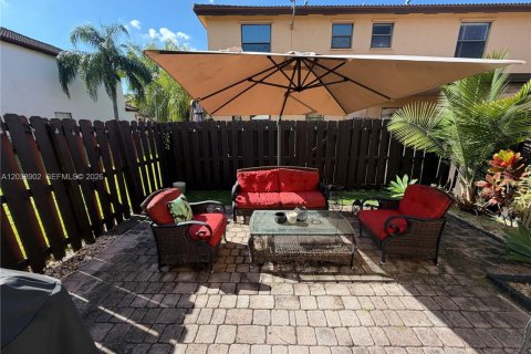 Touwnhouse à louer à Homestead, Floride: 3 chambres, 140.47 m2 № 2089649 - photo 12