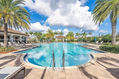 Touwnhouse à louer à Homestead, Floride: 3 chambres, 140.47 m2 № 2089649 - photo 24