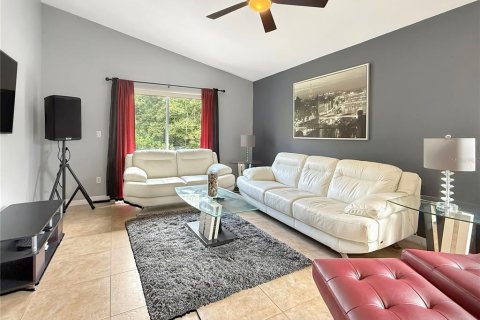 House in Kissimmee, Florida 3 bedrooms, 119.01 sq.m. № 1807341 - photo 6