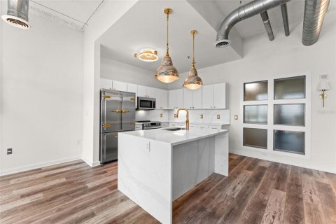 Condo in Saint Petersburg, Florida, 1 bedroom  № 2435109 - photo 12