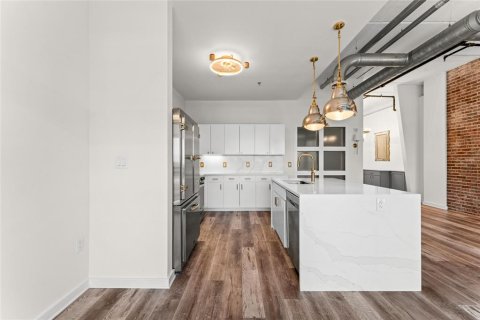 Condo in Saint Petersburg, Florida, 1 bedroom  № 2435109 - photo 11