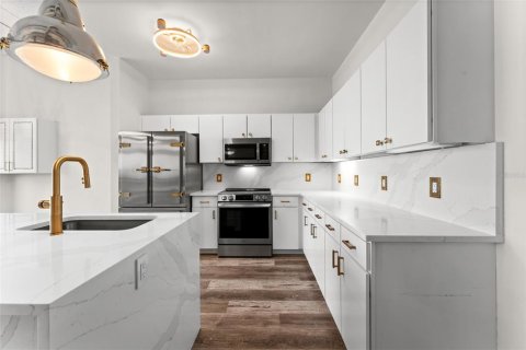 Condo in Saint Petersburg, Florida, 1 bedroom  № 2435109 - photo 15