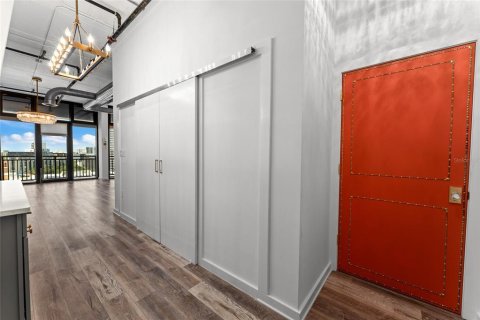 Condo in Saint Petersburg, Florida, 1 bedroom  № 2435109 - photo 3