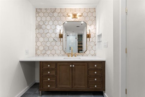 Condo in Saint Petersburg, Florida, 1 bedroom  № 2435109 - photo 29