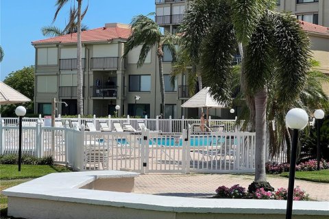 Condominio en alquiler en Saint Petersburg, Florida, 2 dormitorios, 82.68 m2 № 1832849 - foto 25