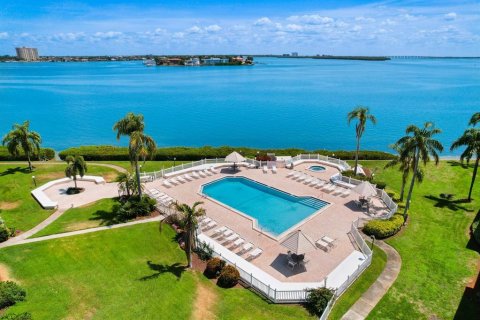 Condominio en alquiler en Saint Petersburg, Florida, 2 dormitorios, 82.68 m2 № 1832849 - foto 1