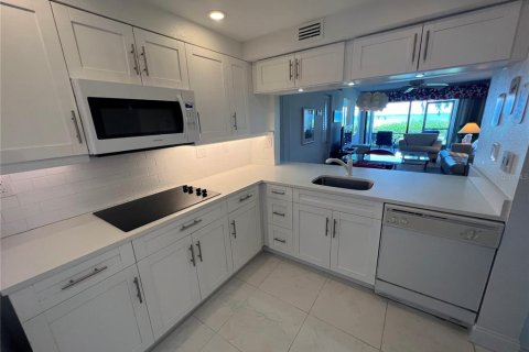 Condominio en alquiler en Saint Petersburg, Florida, 2 dormitorios, 82.68 m2 № 1832849 - foto 8