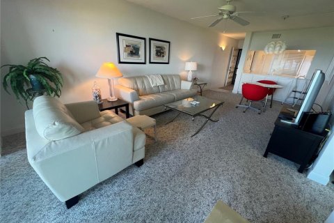 Condominio en alquiler en Saint Petersburg, Florida, 2 dormitorios, 82.68 m2 № 1832849 - foto 16