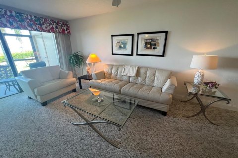Condominio en alquiler en Saint Petersburg, Florida, 2 dormitorios, 82.68 m2 № 1832849 - foto 12
