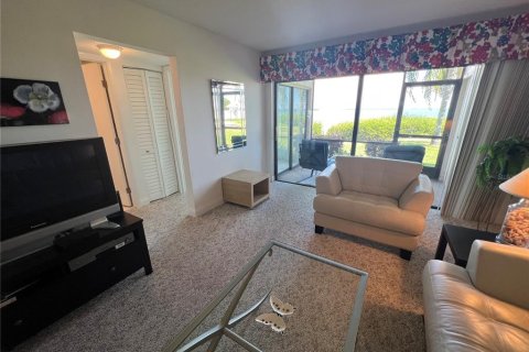 Condominio en alquiler en Saint Petersburg, Florida, 2 dormitorios, 82.68 m2 № 1832849 - foto 13