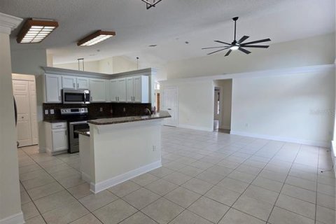 Villa ou maison à louer à Deltona, Floride: 4 chambres, 187.38 m2 № 2105939 - photo 7
