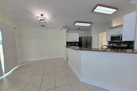 Villa ou maison à louer à Deltona, Floride: 4 chambres, 187.38 m2 № 2105939 - photo 9