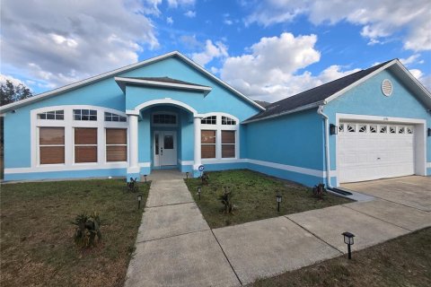 Villa ou maison à louer à Deltona, Floride: 4 chambres, 187.38 m2 № 2105939 - photo 2