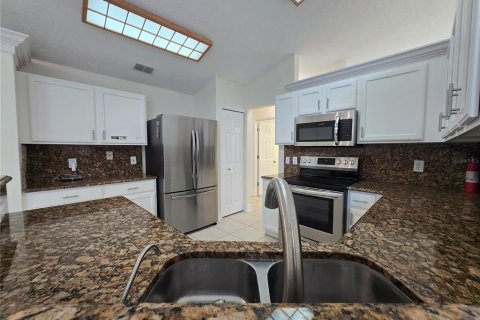 Villa ou maison à louer à Deltona, Floride: 4 chambres, 187.38 m2 № 2105939 - photo 11