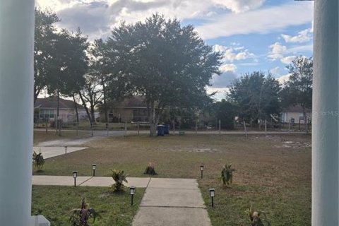 Villa ou maison à louer à Deltona, Floride: 4 chambres, 187.38 m2 № 2105939 - photo 3
