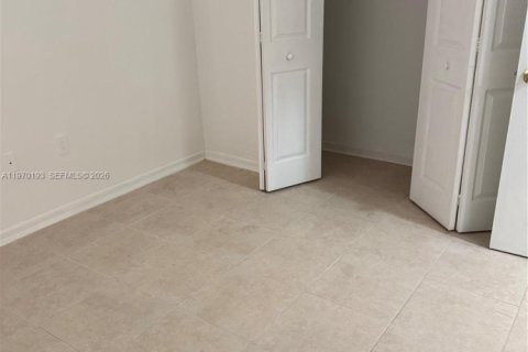 Купить кондоминиум в Пемброк-Пайнс, Флорида 2 спальни, 79.34м2, № 2031916 - фото 5