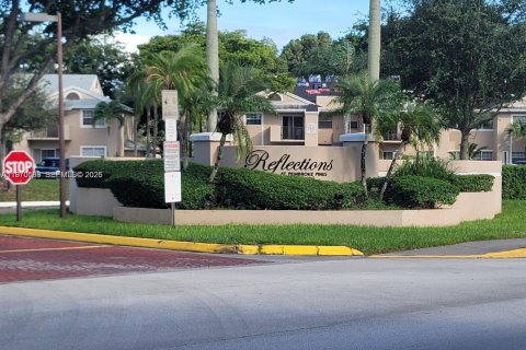 Кондоминиум с 2 спальнями в Пемброк-Пайнс, Флорида № 2031916