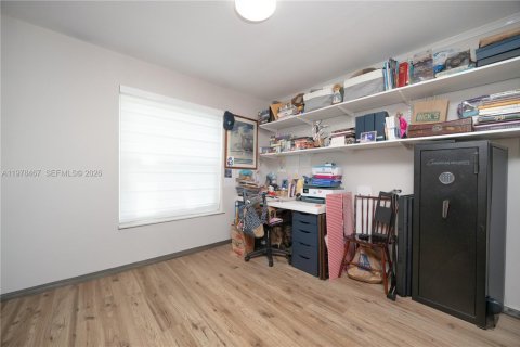 House in Cutler Bay, Florida 4 bedrooms, 156.91 sq.m. № 2044616 - photo 27