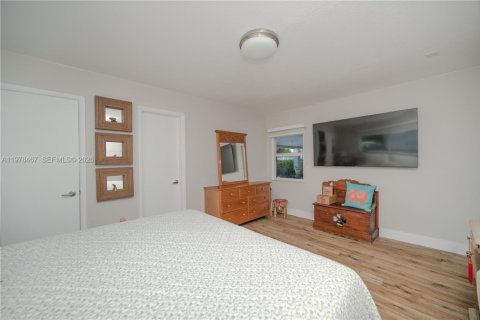 House in Cutler Bay, Florida 4 bedrooms, 156.91 sq.m. № 2044616 - photo 16