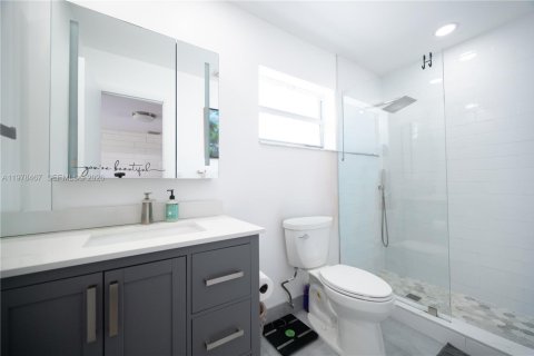 House in Cutler Bay, Florida 4 bedrooms, 156.91 sq.m. № 2044616 - photo 17