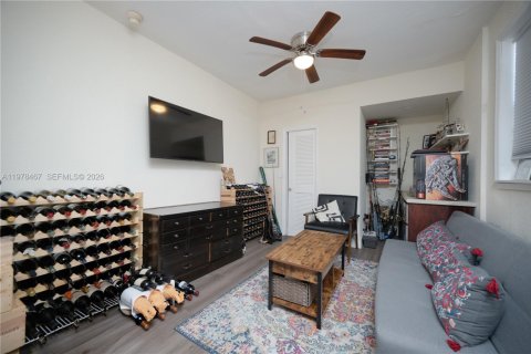 House in Cutler Bay, Florida 4 bedrooms, 156.91 sq.m. № 2044616 - photo 18