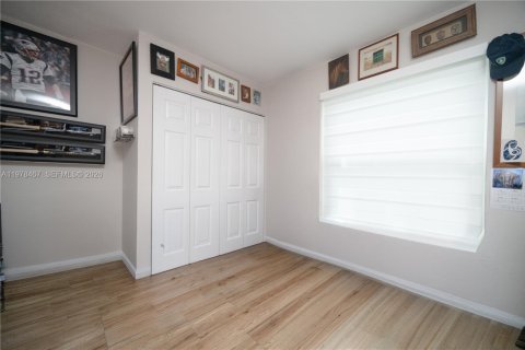 House in Cutler Bay, Florida 4 bedrooms, 156.91 sq.m. № 2044616 - photo 26
