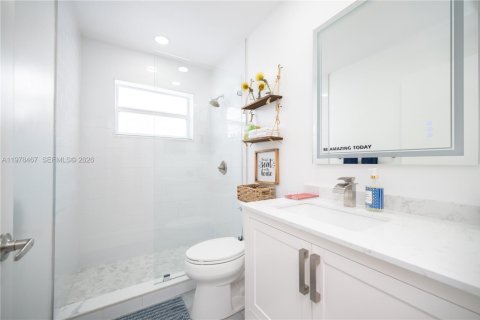 House in Cutler Bay, Florida 4 bedrooms, 156.91 sq.m. № 2044616 - photo 30