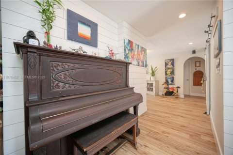 House in Cutler Bay, Florida 4 bedrooms, 156.91 sq.m. № 2044616 - photo 13