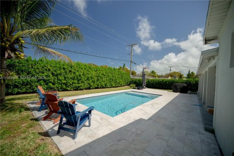 House in Cutler Bay, Florida 4 bedrooms, 156.91 sq.m. № 2044616 - photo 22