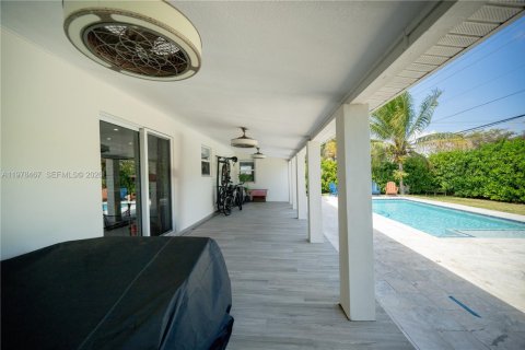 House in Cutler Bay, Florida 4 bedrooms, 156.91 sq.m. № 2044616 - photo 21