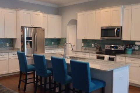 House in Lady Lake, Florida 4 bedrooms, 220.27 sq.m. № 2398704 - photo 6