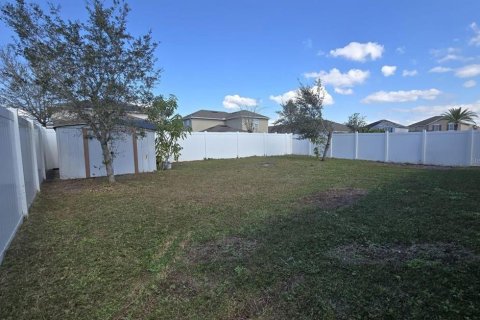 House in Kissimmee, Florida 3 bedrooms, 155.7 sq.m. № 2132872 - photo 14
