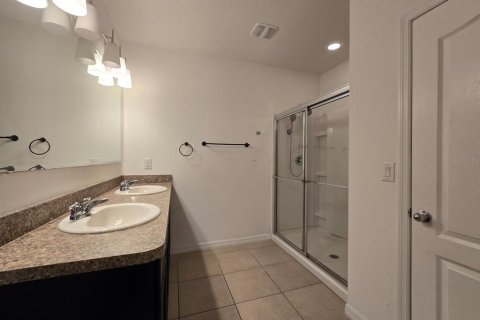 House in Kissimmee, Florida 3 bedrooms, 155.7 sq.m. № 2132872 - photo 6