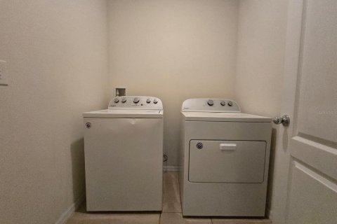 House in Kissimmee, Florida 3 bedrooms, 155.7 sq.m. № 2132872 - photo 4