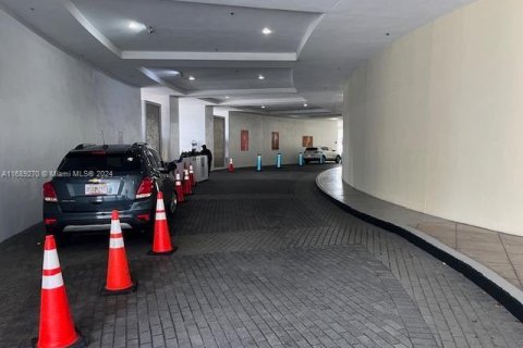 Condo in Miami, Florida, 2 bedrooms  № 1861060 - photo 23