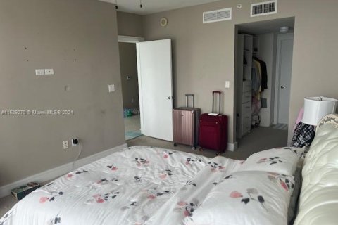 Condo in Miami, Florida, 2 bedrooms  № 1861060 - photo 9