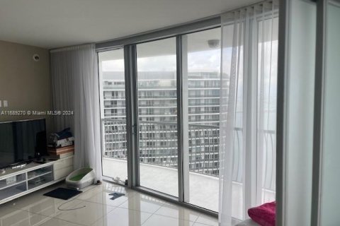 Condo in Miami, Florida, 2 bedrooms  № 1861060 - photo 7