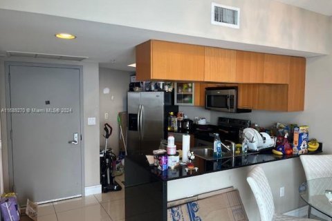 Condo in Miami, Florida, 2 bedrooms  № 1861060 - photo 16