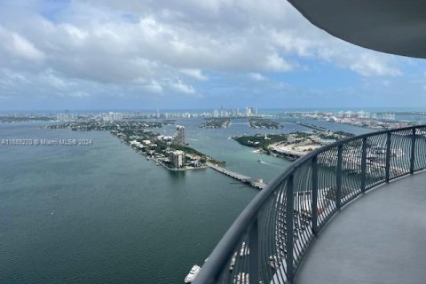 Condo in Miami, Florida, 2 bedrooms  № 1861060 - photo 4