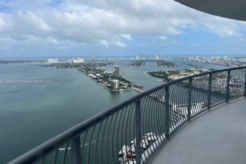 Condo in Miami, Florida, 2 bedrooms  № 1861060 - photo 3