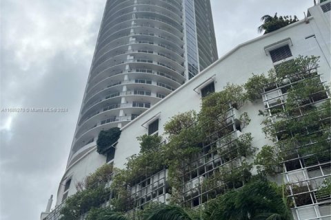 Condo in Miami, Florida, 2 bedrooms  № 1861060 - photo 19