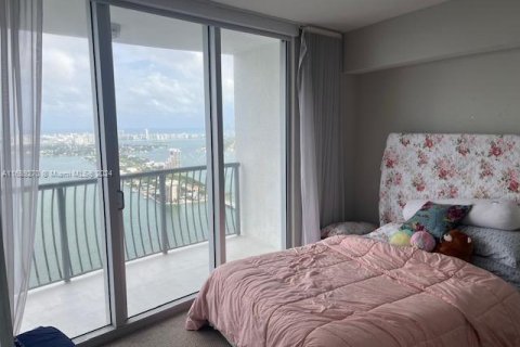 Condo in Miami, Florida, 2 bedrooms  № 1861060 - photo 12