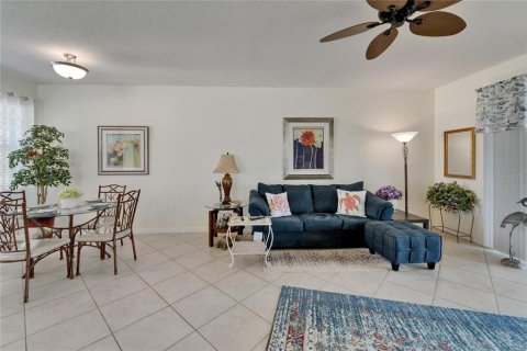 House in Wimauma, Florida 2 bedrooms, 119.94 sq.m. № 1639719 - photo 9