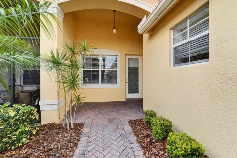 House in Wimauma, Florida 2 bedrooms, 119.94 sq.m. № 1639719 - photo 5