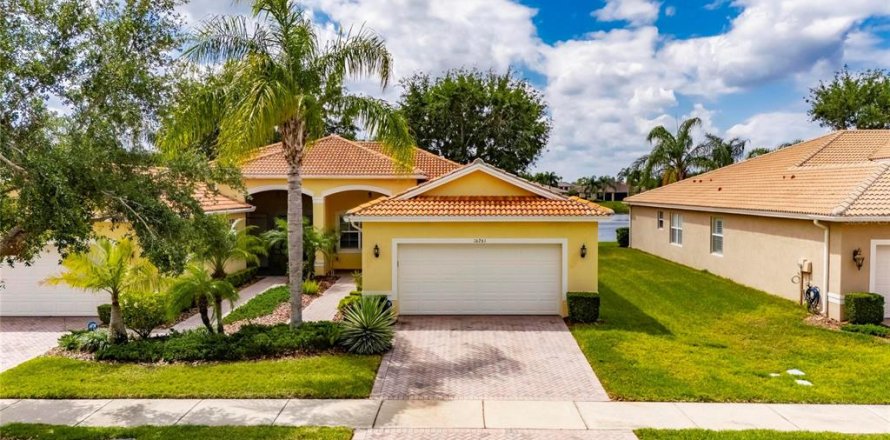 House in Wimauma, Florida 2 bedrooms, 119.94 sq.m. № 1639719