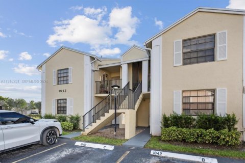 Townhouse in Homestead, Florida 2 bedrooms, 90.12 sq.m. № 1991616 - photo 3