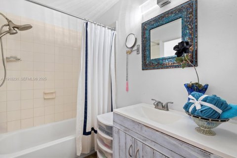 Townhouse in Homestead, Florida 2 bedrooms, 90.12 sq.m. № 1991616 - photo 27