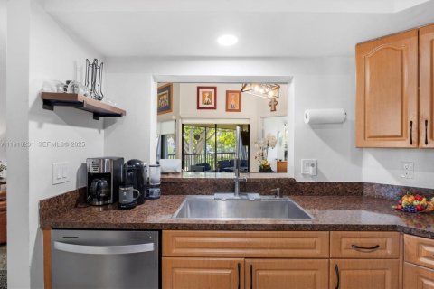 Townhouse in Homestead, Florida 2 bedrooms, 90.12 sq.m. № 1991616 - photo 19