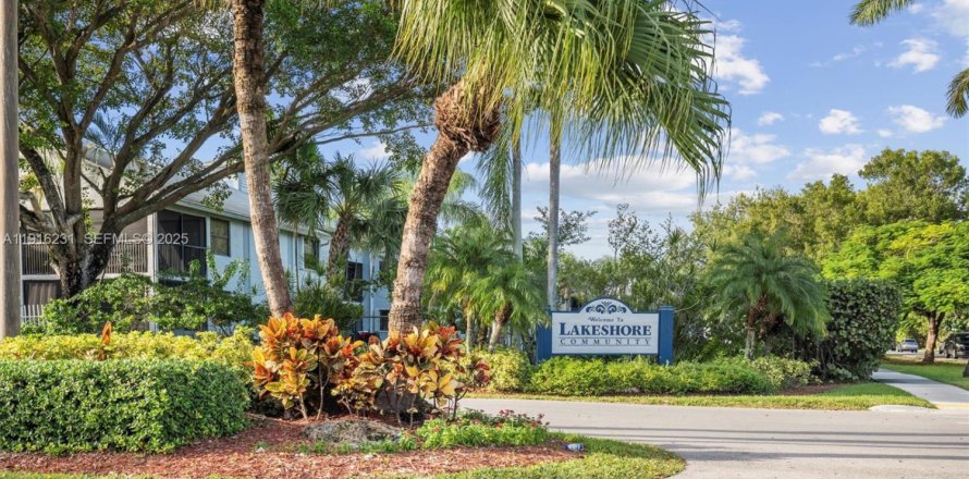 Townhouse in Homestead, Florida 2 bedrooms, 90.12 sq.m. № 1991616