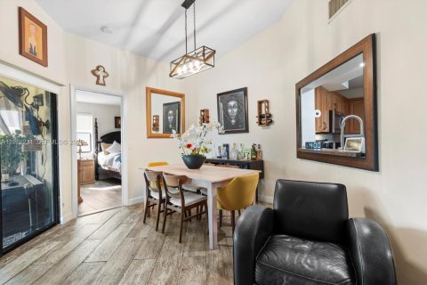 Townhouse in Homestead, Florida 2 bedrooms, 90.12 sq.m. № 1991616 - photo 12